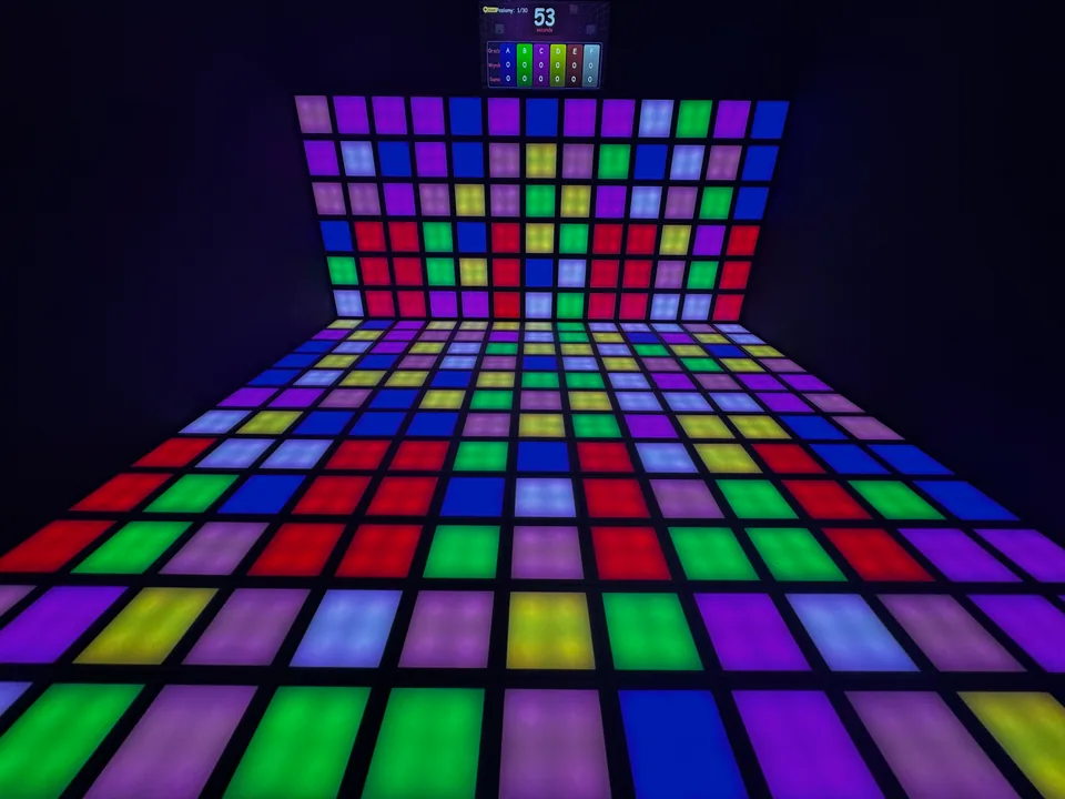 Ferajna Pixel — interaktywna podłoga świetlna w Ząbkach